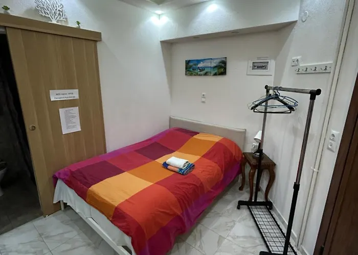 Appartement Ano Poli 4 *